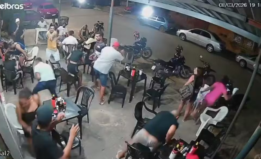 Homem é atingido por tiros no olho e na barriga durante confusão em bar na Bahia; suspeito foi preso