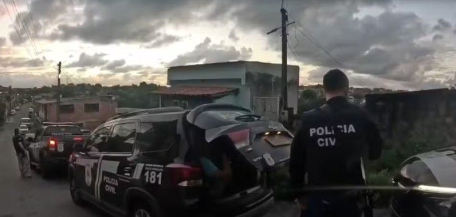 Trio é preso suspeito de roubar celulares de alto valor em centro de distribuição na BA; prejuízo ultrapassou R$ 162 mil