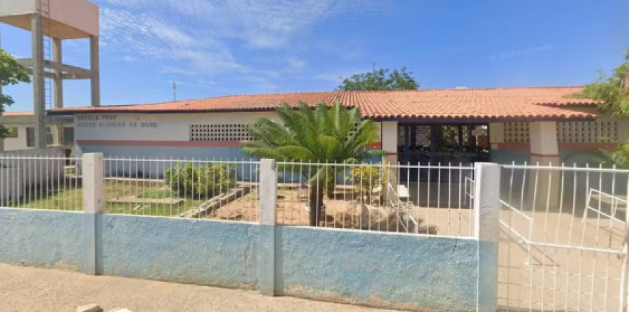 Professor é afastado após tirar roupa e ficar nu em sala de aula de colégio estadual no norte da Bahia