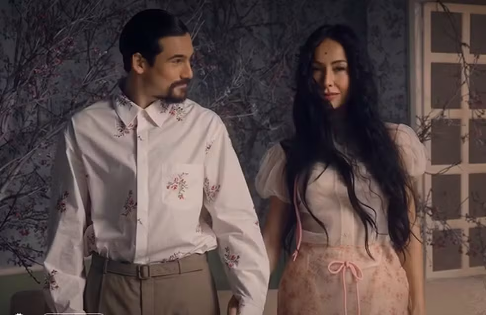 Sabrina Sato anuncia gravidez com Nicolas Prattes: “Nosso amor floresceu”