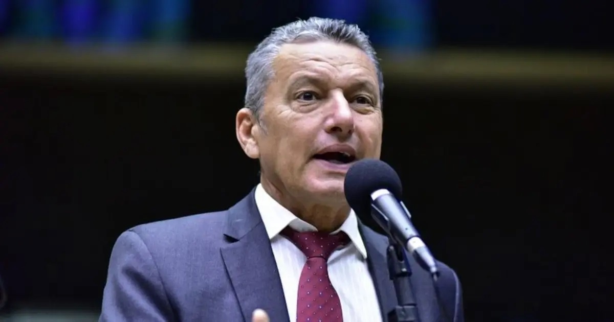 TCU condena Charles Fernandes a ressarcir R$ 130 mil por irregularidades em Guanambi
